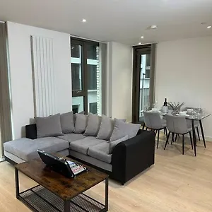 Royal Dock Luxury Apartment London