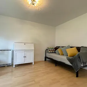 Surrey Docks Se16 Near Canada Water N Easy Access Canary Wharf Apartment London